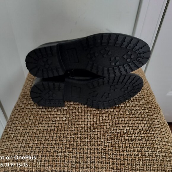Women's Lug Sole Booties, Size 9.5 - Picture 2 of 3